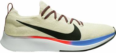 Nike Zoom Fly Flyknit - Beige